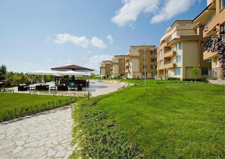 Аппартамент Pines Beach Resort Byala  Ngoại thất bức ảnh