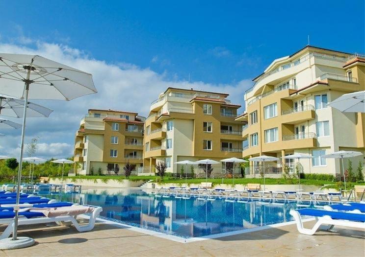 Аппартамент Pines Beach Resort Byala  Ngoại thất bức ảnh
