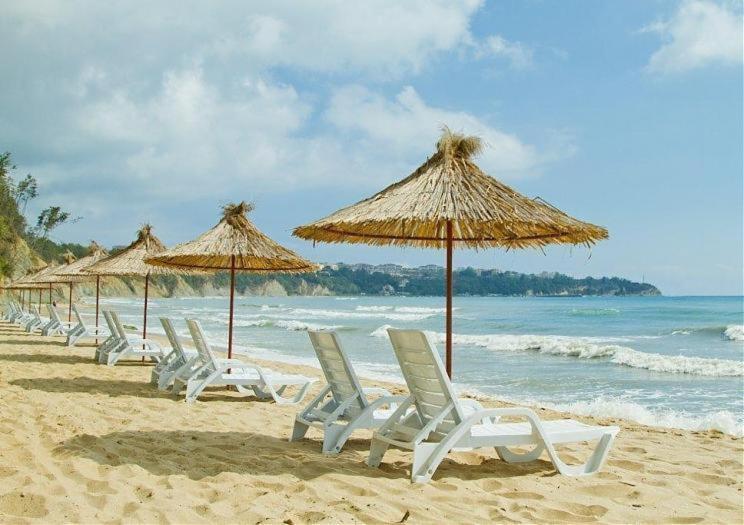 Аппартамент Pines Beach Resort Byala  Ngoại thất bức ảnh