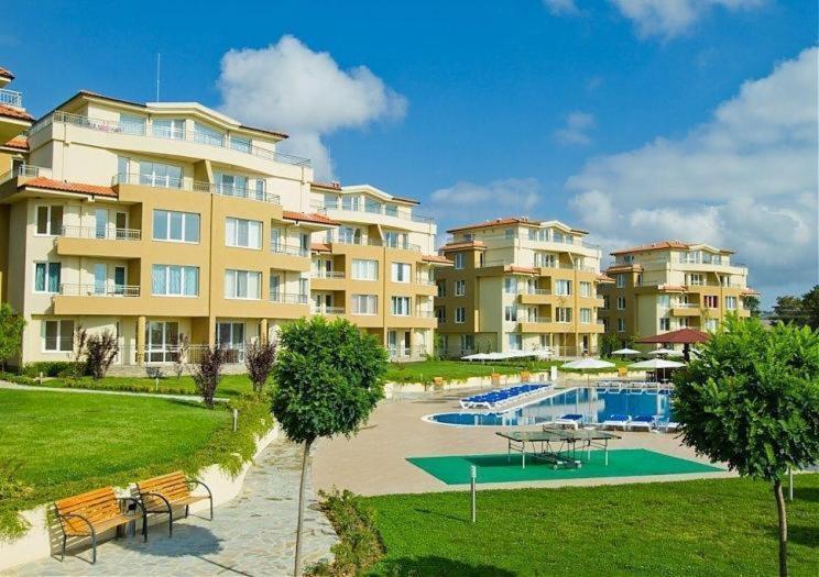 Аппартамент Pines Beach Resort Byala  Ngoại thất bức ảnh